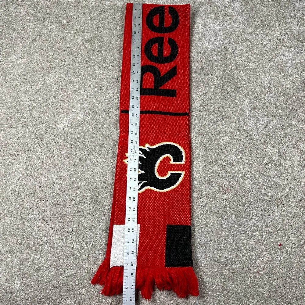 Reebok Unisex OSFM Red Black Winter Fringe Calgary Flames‎ Ice Hockey Scarf NWT